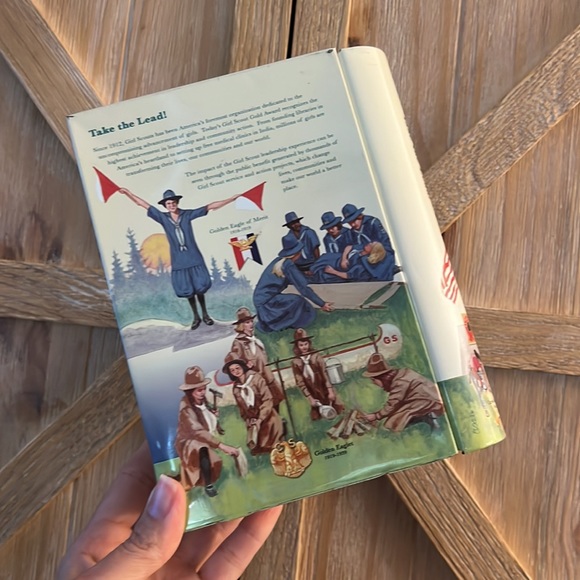 Vintage Girl Scout Take the Lead Tin Box Shaped Like a book Collectable HTF rare - Picture 5 of 15